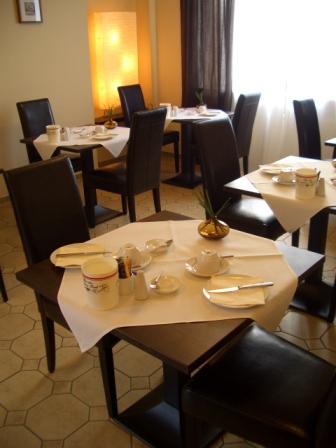 Fr&uuml;hst&uuml;cksraum im Hotel in Augsburg